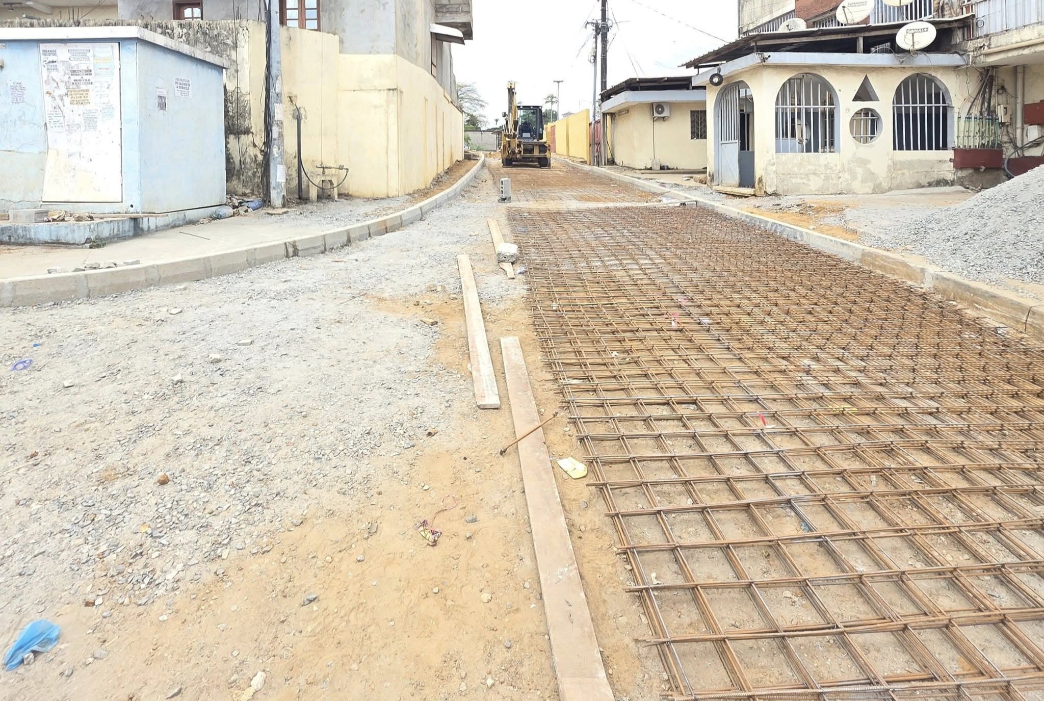 Libreville : les imposants immeubles R+12 de Plein-Orety s'élancent et vont redessiner le paysage urbain de la capitale