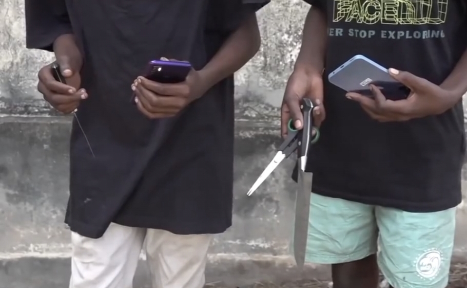 Insécurité juvénile à Port-Gentil : le démantèlement d’un duo de coupeurs de route met en lumière la dérive de la jeunesse déscolarisée