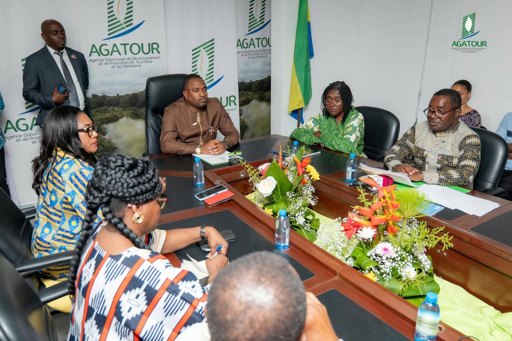 Gouvernance sectorielle et dynamisation touristique : visite de travail du Ministre Axel Jesson Denis Ayenoue au siège de l'AGATOUR