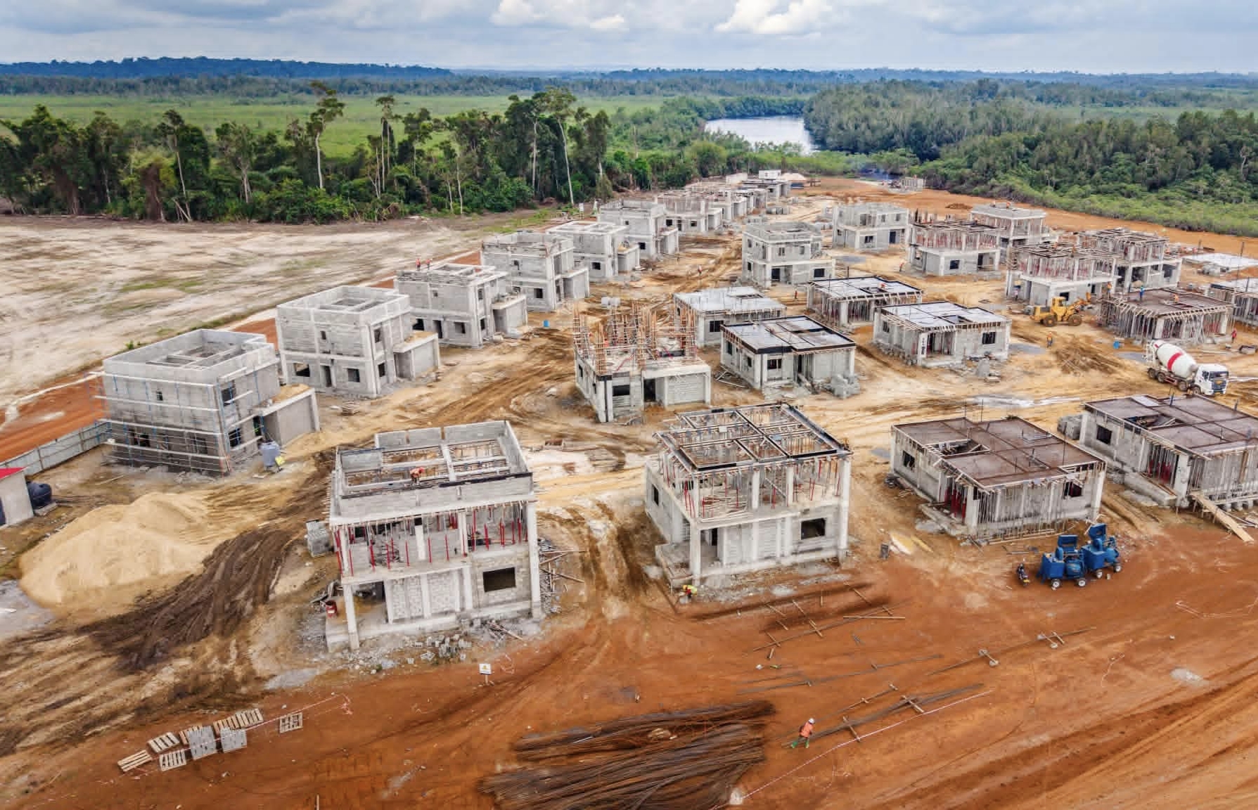 Développement urbain et habitat social : le chantier de 50 logements de Bikélé Nzong matérialise la politique présidentielle de modernisation du cadre de vie