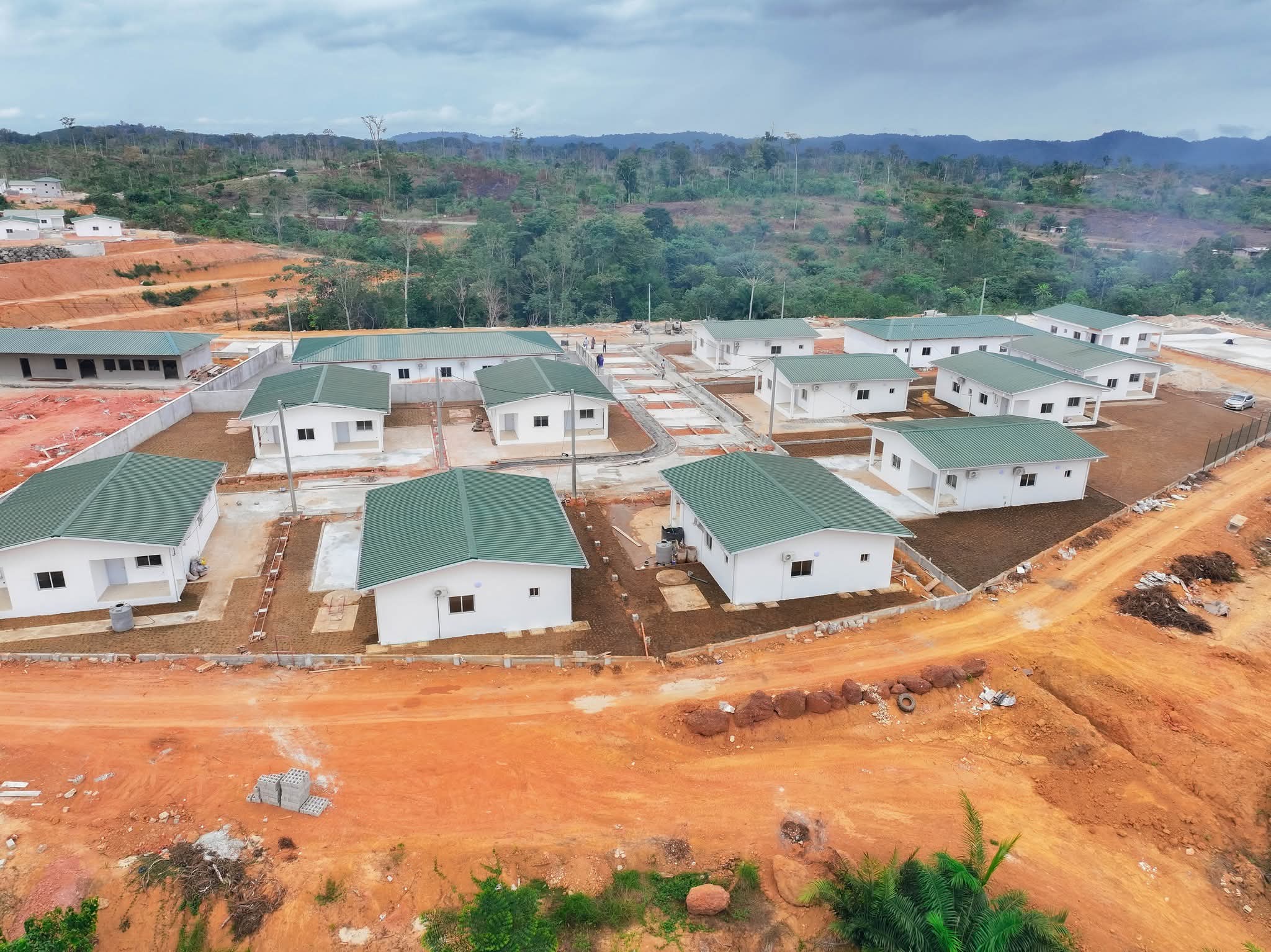 Lambaréné dans le Moyen-Ogooué: cinquante logements modernes sortent de terre sous l'impulsion d'Oligui Nguema