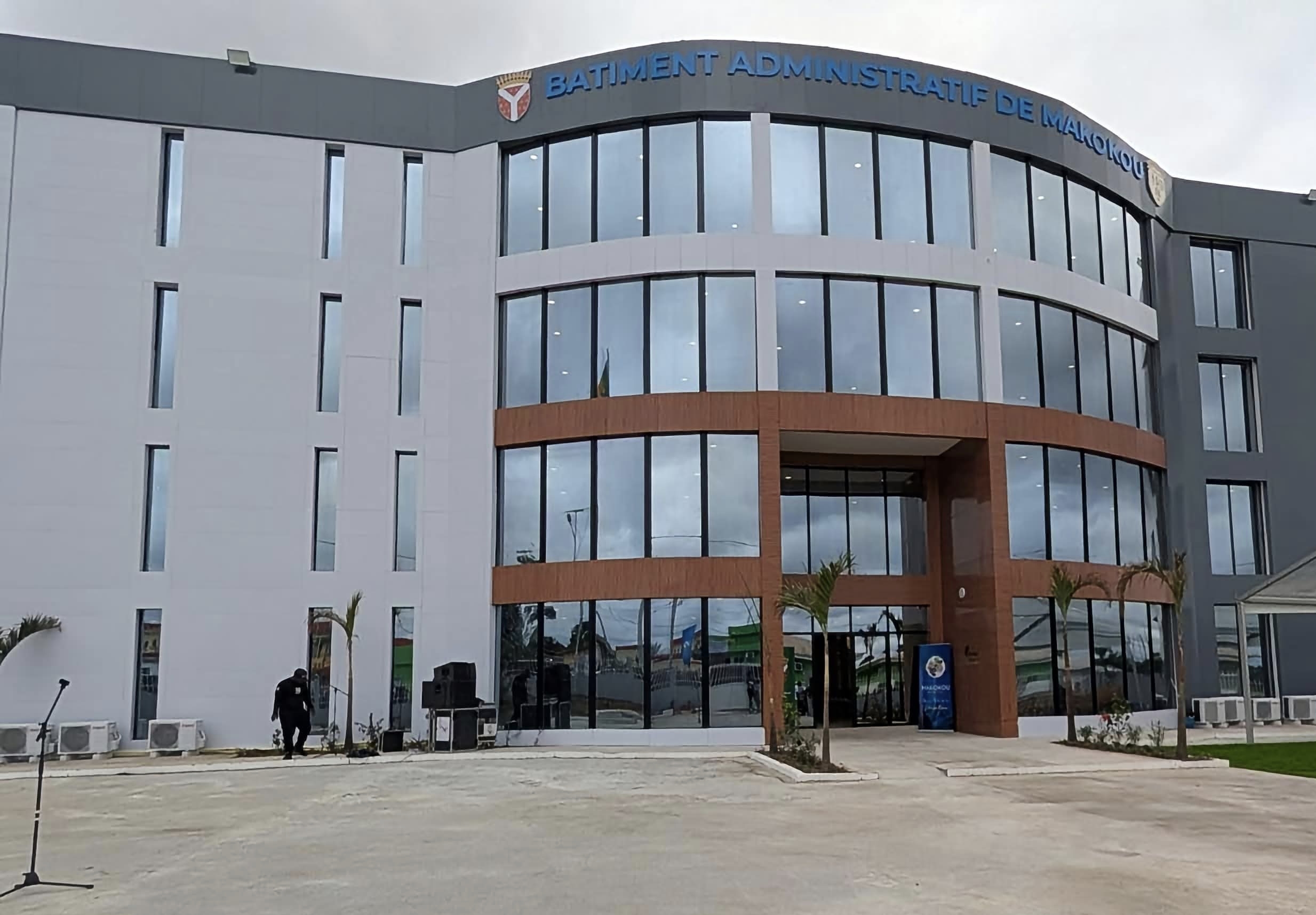 Makokou : Oligui Nguema inaugure le nouvel immeuble administratif baptisé Nze Thomas de Bouillon