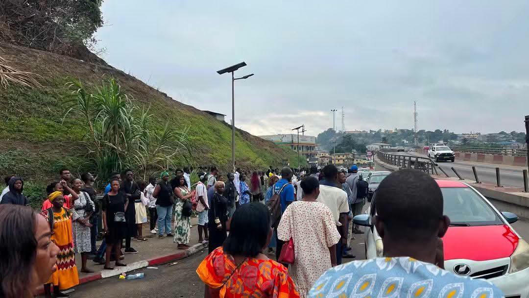 Pénurie de carburant à Libreville: une piqûre de rappel pour miser sur les taxis électriques?