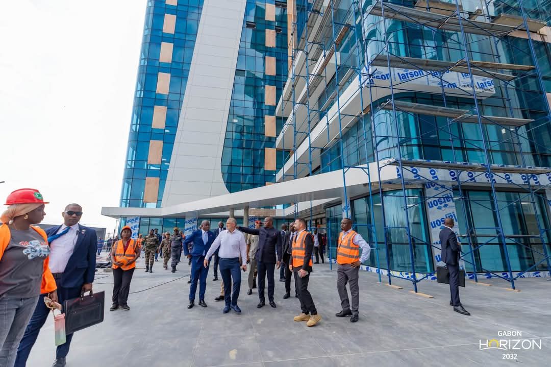 Optimisation du patrimoine public et rationalisation des dépenses : Oligui Nguema inspecte le chantier de la Cité Émeraude