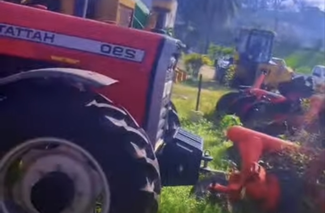 Mécanisation agricole en panne : des tracteurs à l'abandon et une gestion ministérielle sur le gril