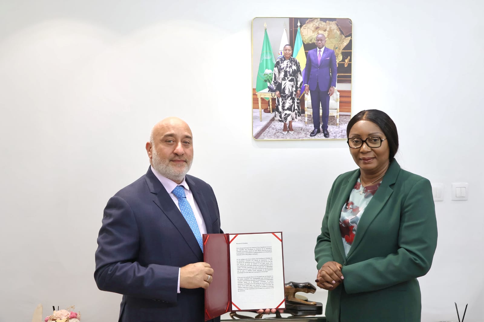 Diplomatie active au Gabon: Marie-Edith Tassyla-Ye-Doumbeneny intensifie le partenariat stratégique avec ses homologues étrangers