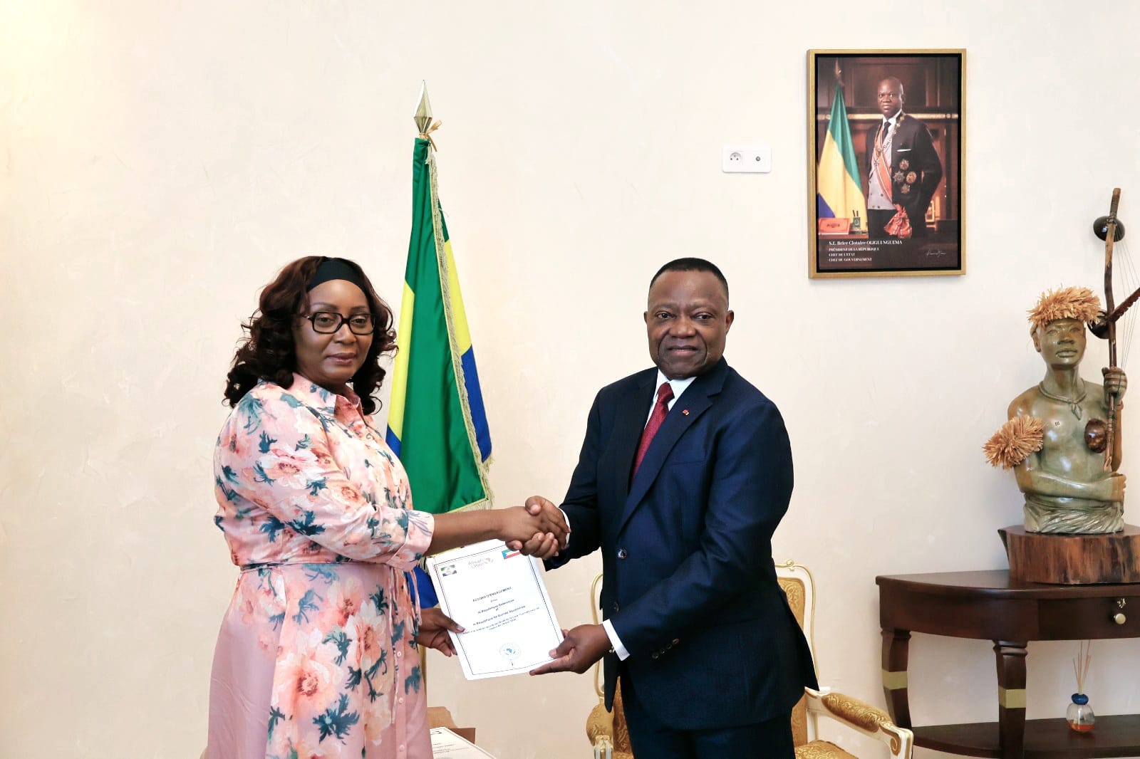 Différend frontalier Gabon – Guinée équatoriale : remise officielle de l’accord d’engagement conjoint à Libreville