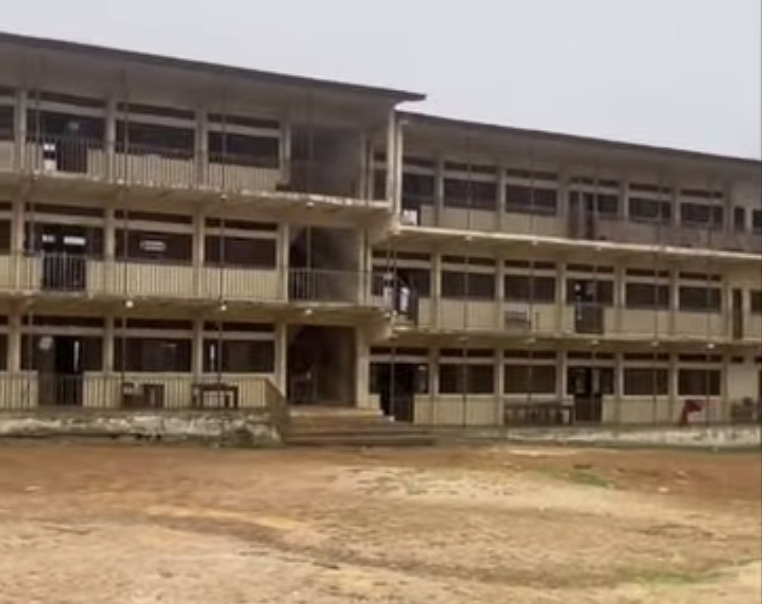 Lycée Public de Mikolongo: malgré les promesses de réhabilitation, un établissement indigne de recevoir des élèves pour la prochaine rentrée scolaire