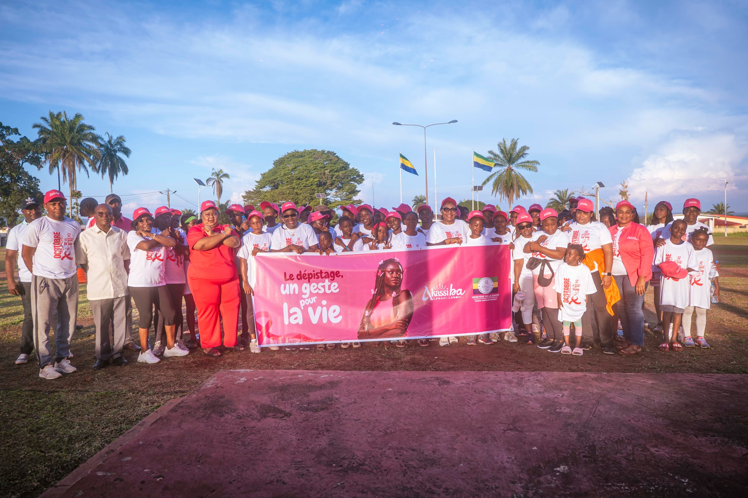 Akiéni : l'association Akassi Ba Lekoni-Lekori mobilise le département pour Octobre Rose