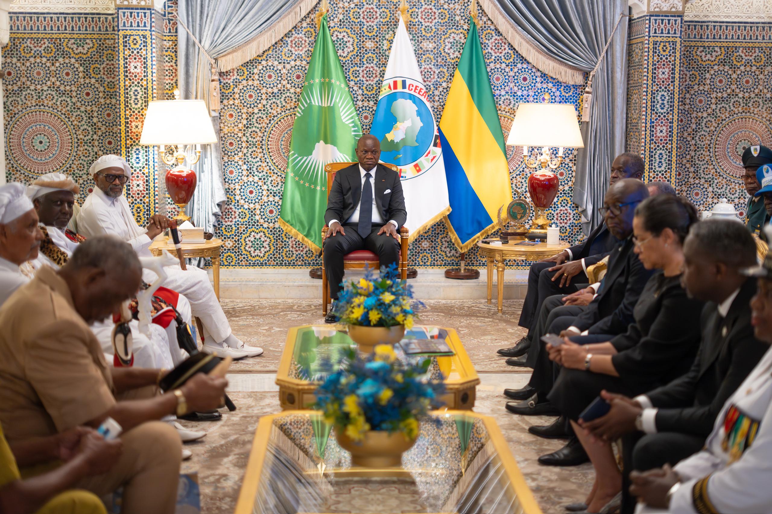 Journée nationale du Drapeau : Oligui Nguema échange avec la notabilité du Grand Libreville