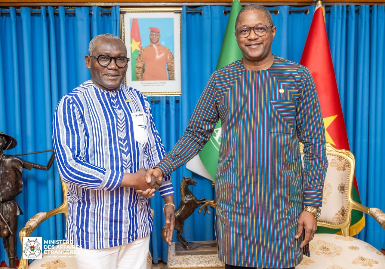 Axe Ouagadougou-Libreville : Le nouvel ambassadeur gabonais Thierry Yvon Michel N'Goma scelle le renforcement de la coopération bilatérale