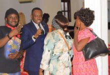 Bayi-Brikolo : L’Honorable Davy Hervé Letsina Oyouomi cultive l’unité avec les ressortissants de Youma